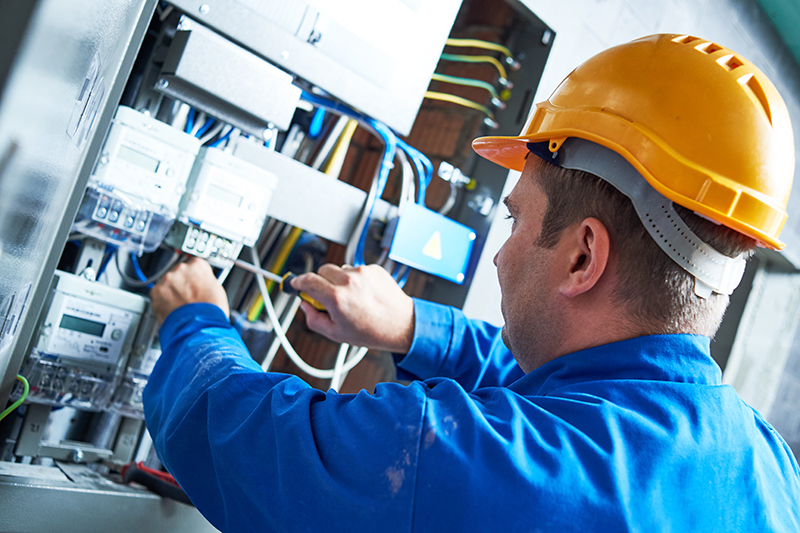 Become An Electrician in Rugby Warwickshire
