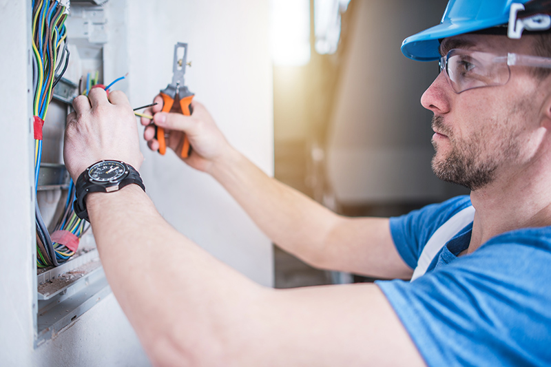 Electrician Qualifications in Rugby Warwickshire
